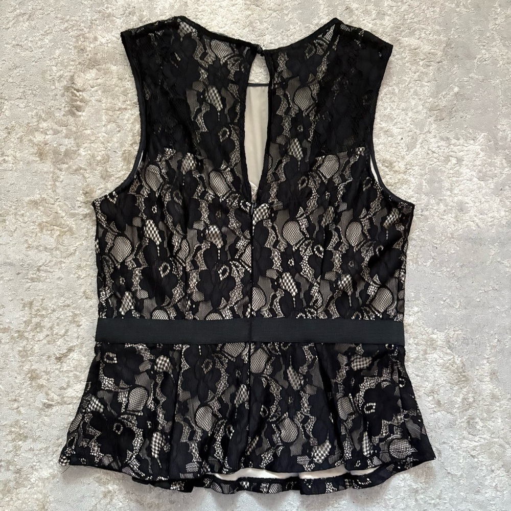 Suzy Shier Black Lace Peplum Sleeveless Top Size Medium - Picture 6 of 9